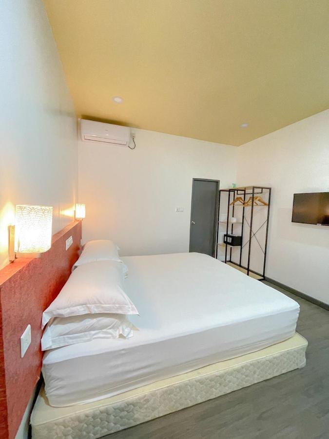 Fatims Beach House Maafushi Exterior photo